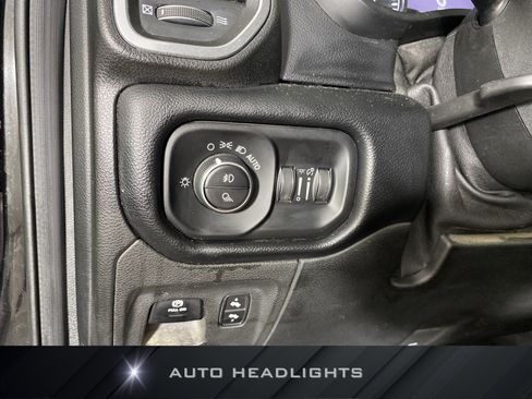 Used 2019 RAM 1500 Laramie AWD/4WD image 24