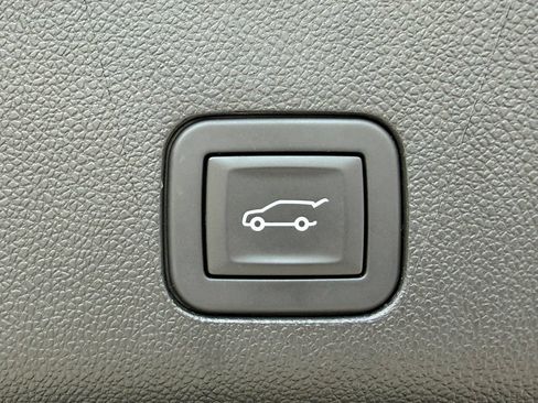 Used 2025 Cadillac Escalade ESV V AWD/4WD image 39