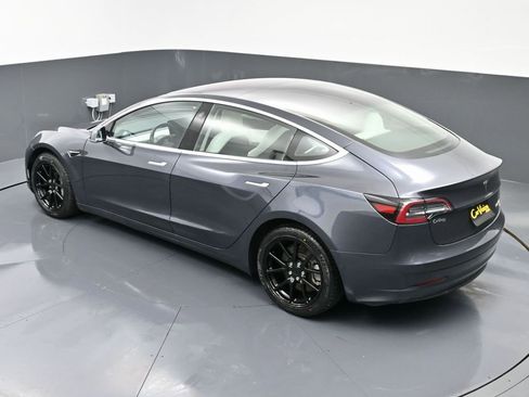 Used 2018 Tesla Model 3 Long Range image 48
