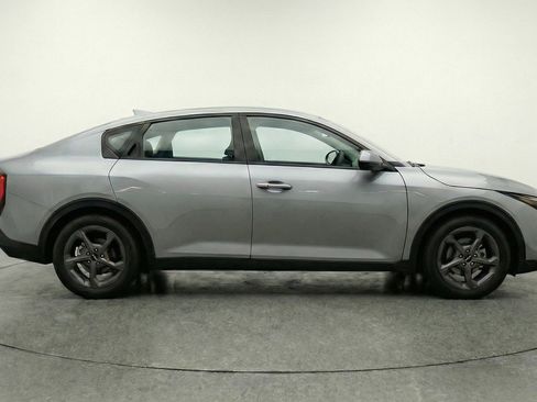 Used 2025 Kia K4 FWD image 11