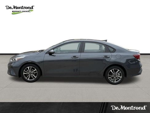 Used 2022 Kia Forte LXS w/ LXS Technology Package FWD image 5