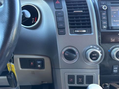 Used 2014 Toyota Sequoia Limited image 38