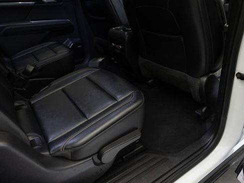Used 2024 GMC Acadia Elevation AWD/4WD image 17