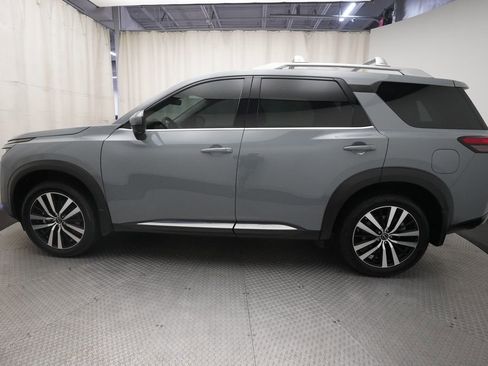 Certified 2025 Nissan Pathfinder Platinum w/ Cargo Package AWD/4WD image 25