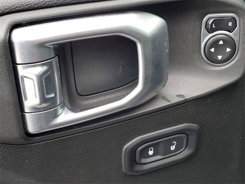 Used 2019 Jeep Wrangler Unlimited Sport S image 23