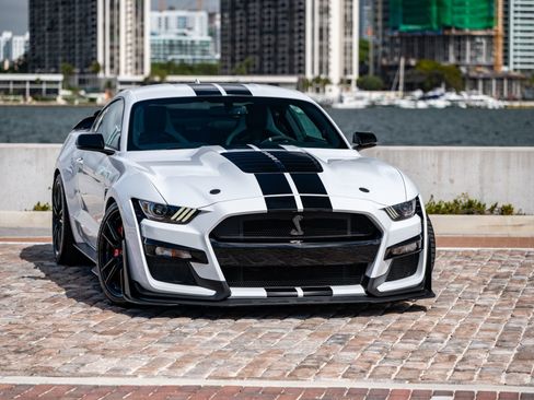 Used 2022 Ford Mustang Shelby GT500 w/ Technology Package image 2