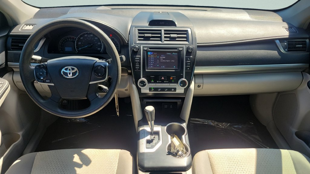 Used 2013 Toyota Camry LE FWD image 11