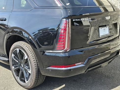 New 2025 Cadillac Escalade IQ Sport 2 AWD/4WD image 7