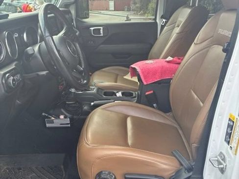 Used 2021 Jeep Wrangler Unlimited Rubicon AWD/4WD image 7