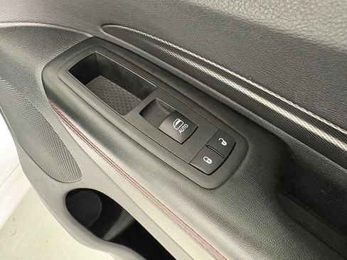 Used 2025 Dodge Durango GT RWD image 16