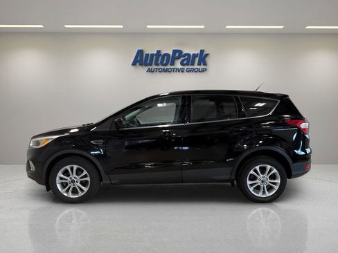 Used 2017 Ford Escape SE w/ SE Cold Weather Package FWD image 4