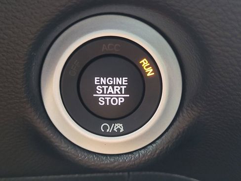 New 2026 Chrysler Voyager LX image 28