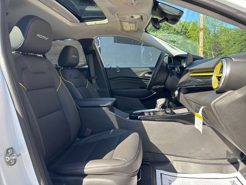 New 2026 Chevrolet Trax ACTIV w/ Sunroof Package FWD image 13