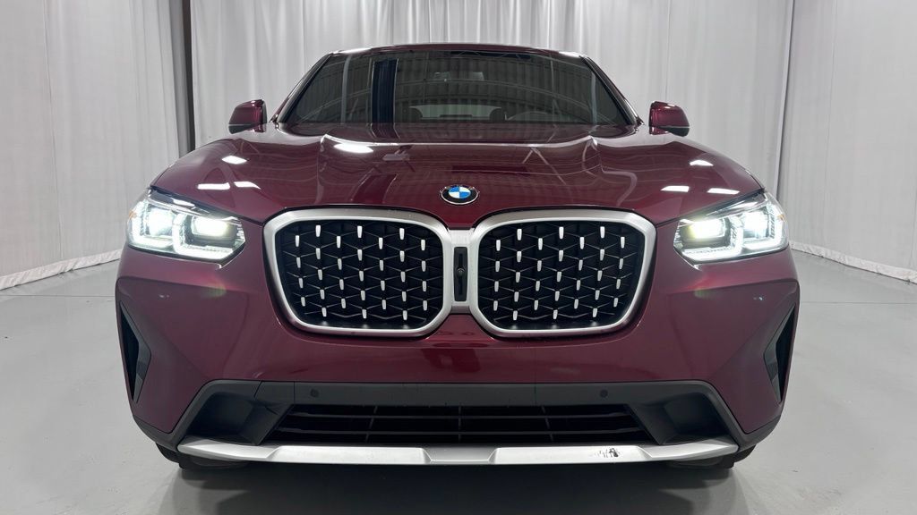 Used 2023 BMW X4 xDrive30i w/ Premium Package AWD/4WD image 3