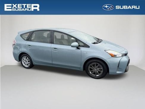 Used 2017 Toyota Prius V Three w/ Carpet Mat Package FWD image 3