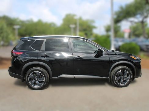 Used 2024 Nissan Rogue SV w/ SV Premium Package FWD image 5
