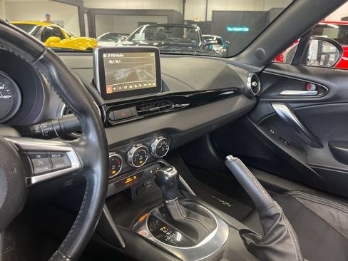 Used 2017 FIAT 124 Spider Lusso RWD image 45