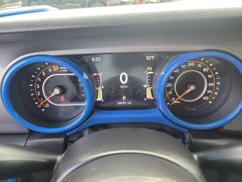 Used 2023 Jeep Gladiator Sport AWD/4WD image 33