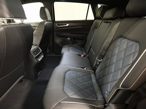 New 2026 Volkswagen Atlas Cross Sport SEL Premium R-Line image 9