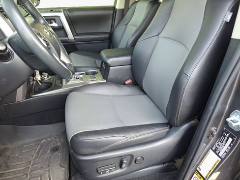 Used 2015 Toyota 4Runner SR5 Premium AWD/4WD image 10