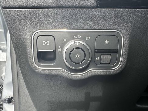 New 2025 Mercedes-Benz GLA 250 image 13