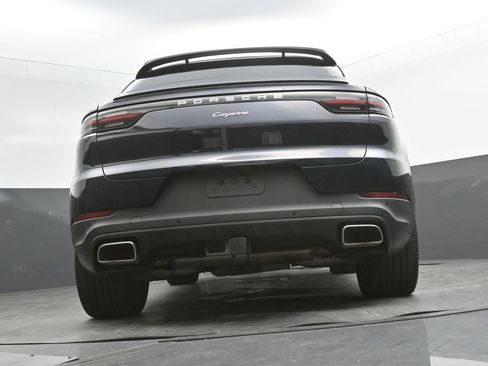 Used 2022 Porsche Cayenne Coupe w/ Premium Package image 36