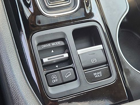 Certified 2024 Honda Pilot Touring image 26