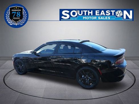 Used 2022 Dodge Charger SXT w/ Blacktop Package image 8