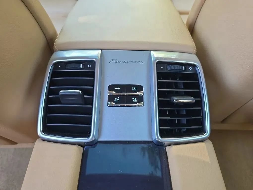 Used 2011 Porsche Panamera 4 AWD/4WD image 41