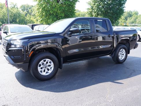 Used 2024 Nissan Frontier SV w/ Technology Package AWD/4WD image 9
