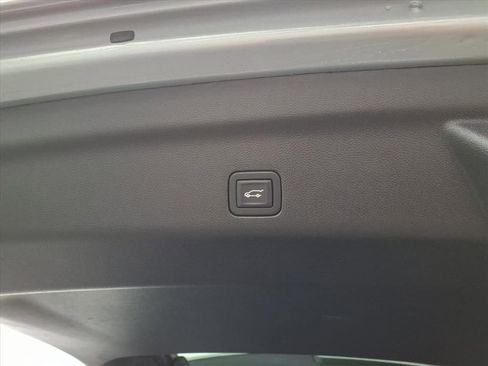 Used 2024 Chevrolet Tahoe LT w/ Luxury Package image 12