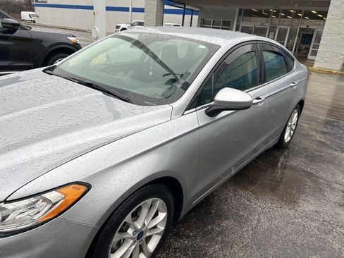 Used 2020 Ford Fusion SE image 8