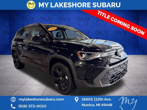 Used 2025 Volkswagen Taos SE image 1