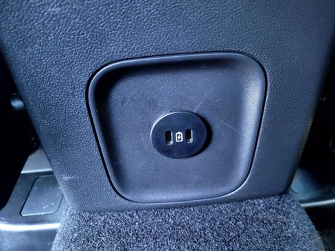 Used 2025 Ford Escape ST-Line w/ Tech Pack #1 FWD image 17