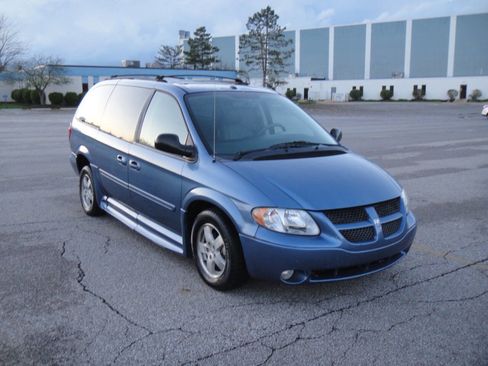 Used 2007 Dodge Grand Caravan SXT w/ Leather Interior Group image 10