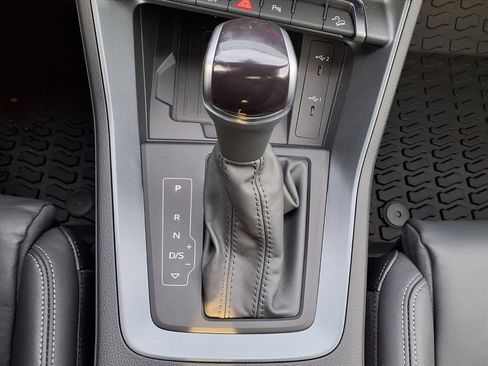 Used 2025 Audi Q3 2.0T Premium w/ Convenience Package image 23