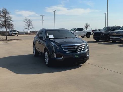 Used 2019 Cadillac XT5 Premium Luxury image 3