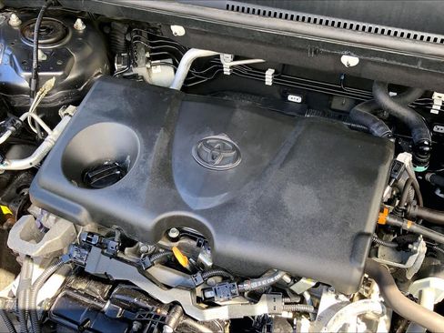 Used 2022 Toyota RAV4 XLE w/ Convenience Package AWD/4WD image 33