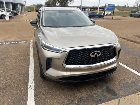 Used 2024 INFINITI QX60 Luxe w/ Vision Package image 3