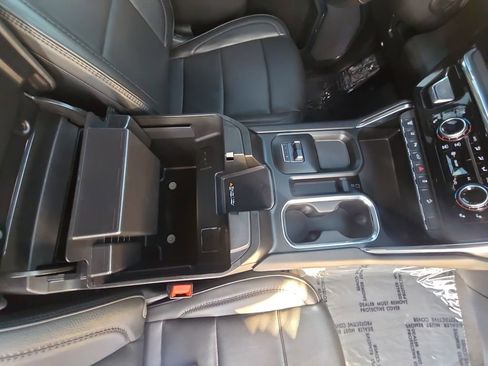 Used 2024 GMC Sierra 2500 Denali w/ Denali Reserve Package image 19