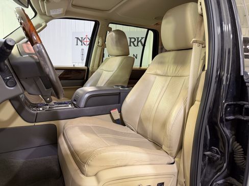 Used 2015 Lincoln Navigator 2WD w/ Equipment Group 101A Reserve image 9