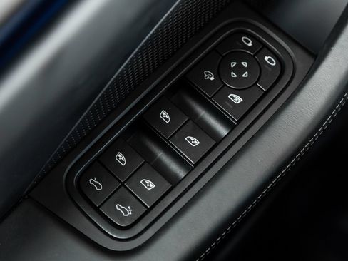 Certified 2025 Porsche Macan 4 Electric AWD/4WD image 20