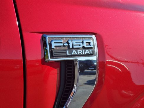 Used 2022 Ford F150 Lariat w/ Max Trailer Tow Package RWD image 8