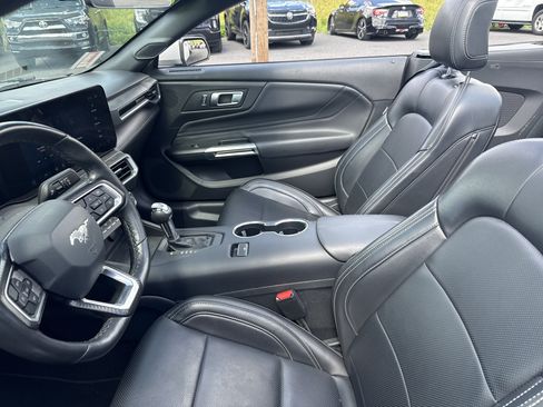 Used 2025 Ford Mustang Premium RWD image 12