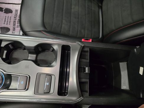 Used 2022 Ford Edge ST-Line image 26