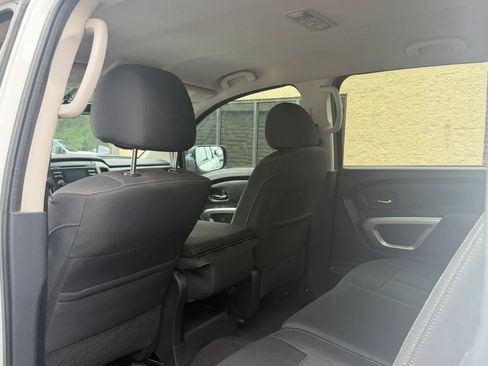 Used 2017 Nissan Titan SV RWD image 29