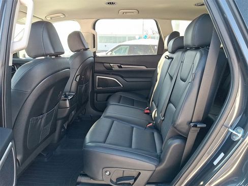 Used 2023 Kia Telluride LX image 11
