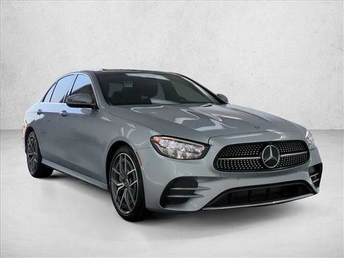 Used 2021 Mercedes-Benz E 350 4MATIC Sedan image 3