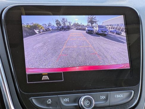 Used 2024 Chevrolet Equinox Premier image 23