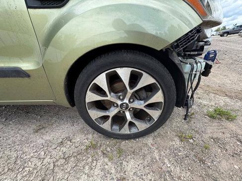 Used 2013 Kia Soul ! w/ Premium Pkg FWD image 19